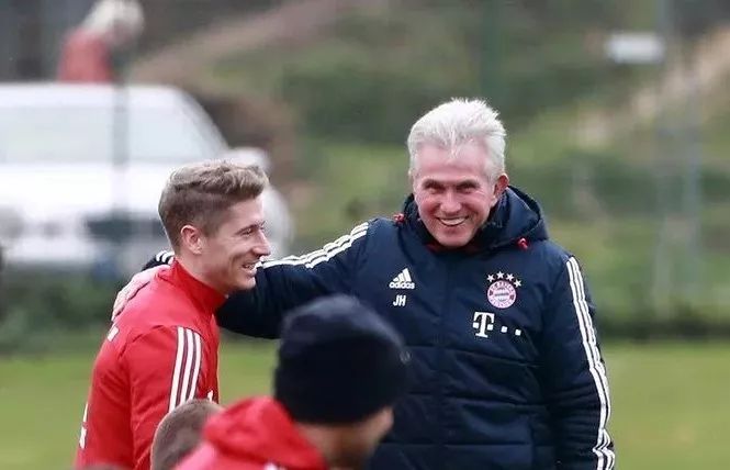 进攻球员 进攻球员