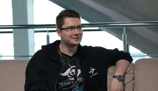 郭艾伦眼睛 郭艾伦眼睛