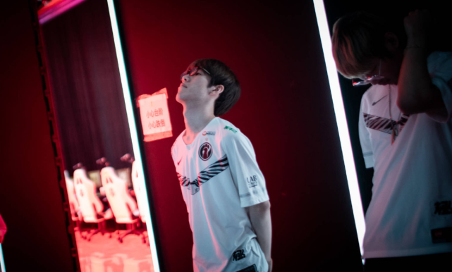 人不得不怀 人不得不怀